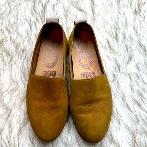 Sorel Ella Brown Tan Flats Shoes Size 7.5